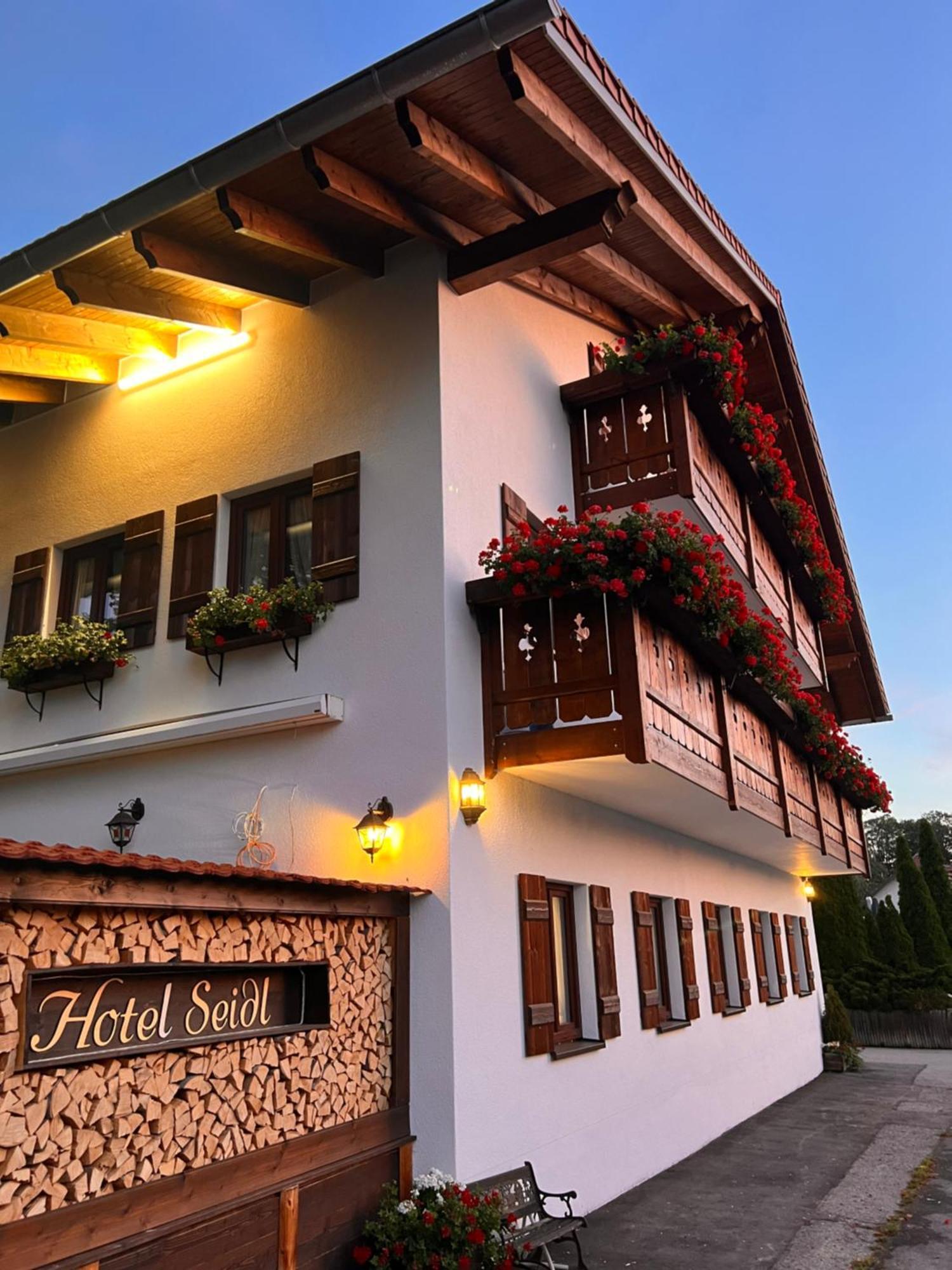 Hotel Seidl Straßlach-Dingharting Eksteriør billede